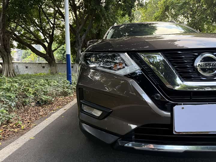 Фото 10 - Nissan X-Trail