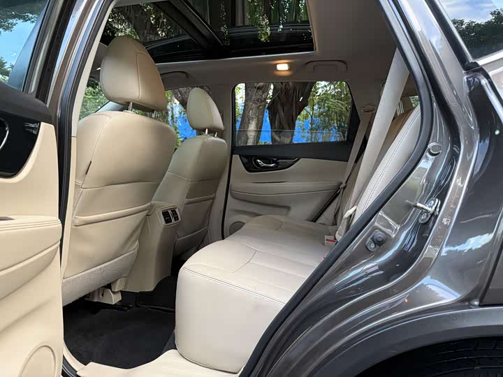 Фото 11 - Nissan X-Trail