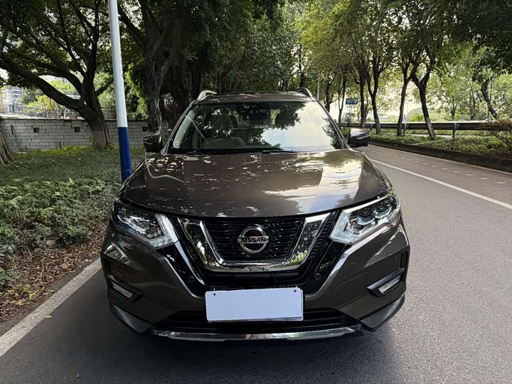 Фото 2 - Nissan X-Trail