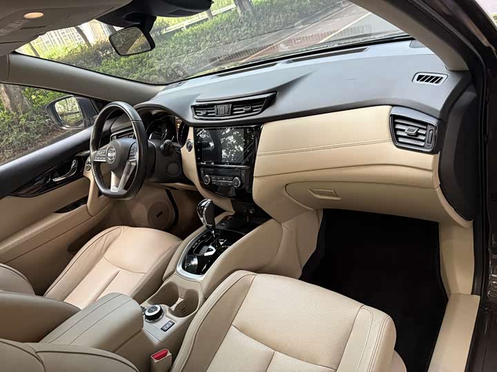 Фото 9 - Nissan X-Trail