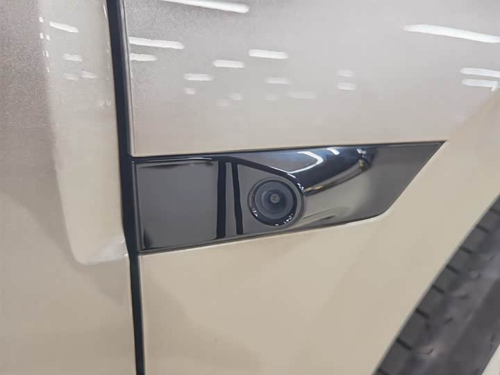 Фото 18 - Zeekr 007