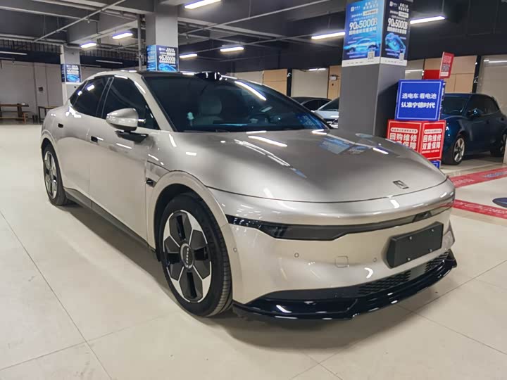 Фото 3 - Zeekr 007