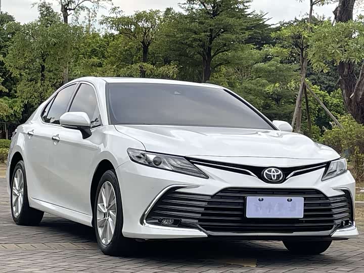 Фото 4 - Toyota Camry