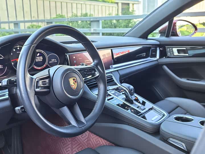 Фото 11 - Porsche Panamera