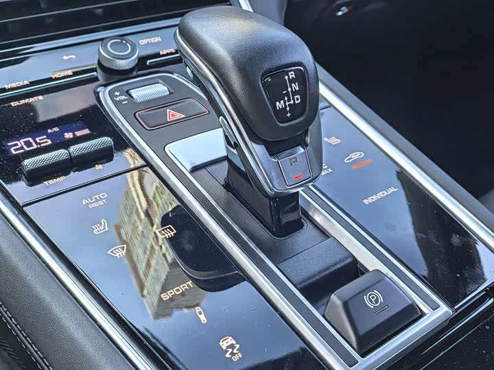 Фото 12 - Porsche Panamera