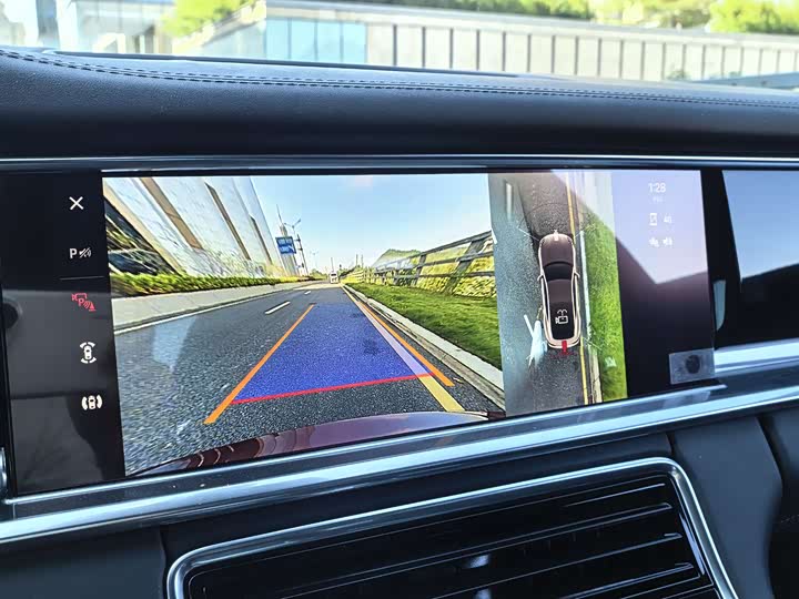 Фото 14 - Porsche Panamera