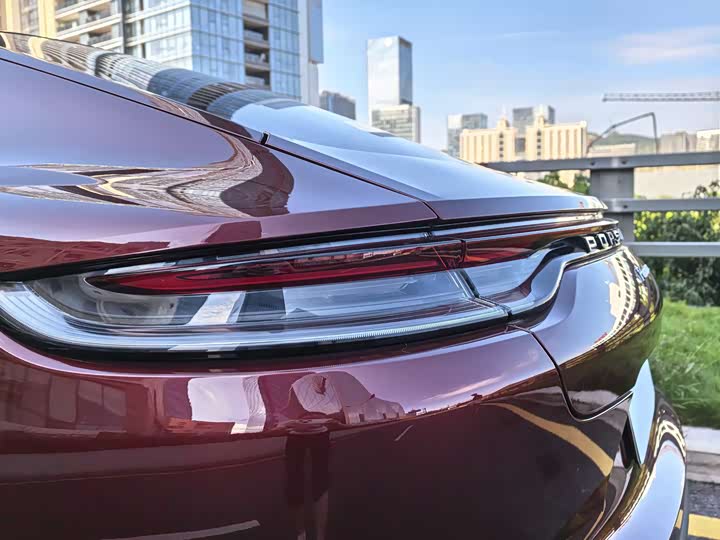 Фото 18 - Porsche Panamera