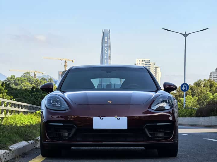 Фото 2 - Porsche Panamera