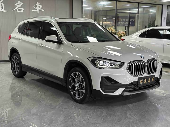 Фото 2 - BMW X1