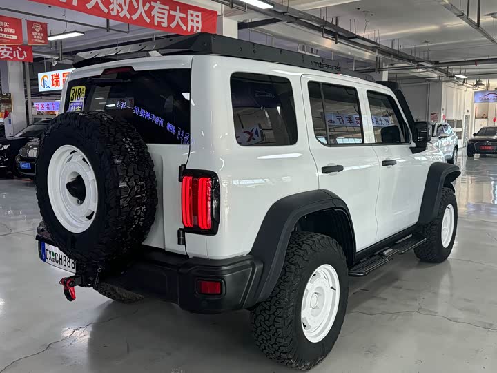 Фото 6 - Tank 300