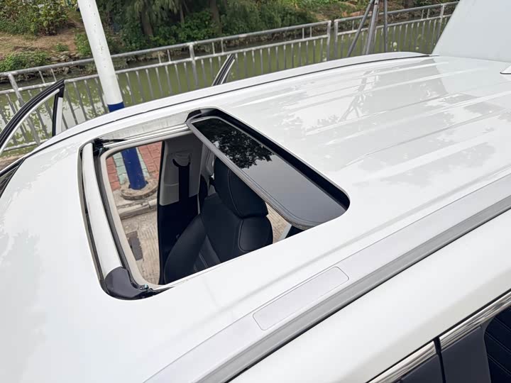 Фото 11 - Toyota RAV4