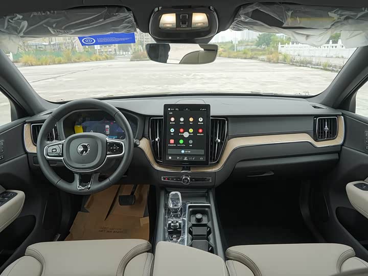 Фото 16 - Volvo XC60