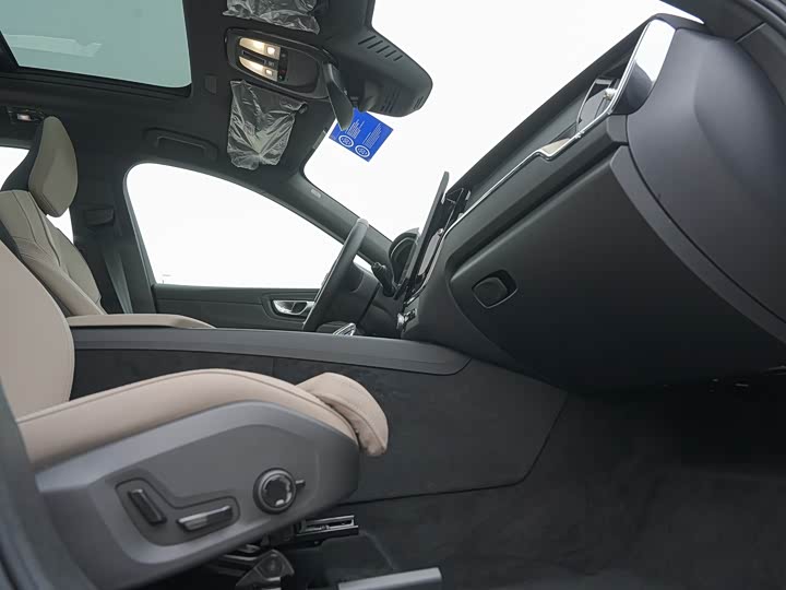 Фото 22 - Volvo XC60