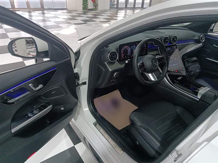 Фото 16 - Mercedes-Benz C-Class