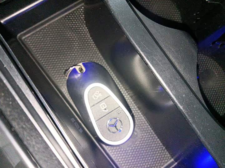 Фото 9 - Mercedes-Benz C-Class