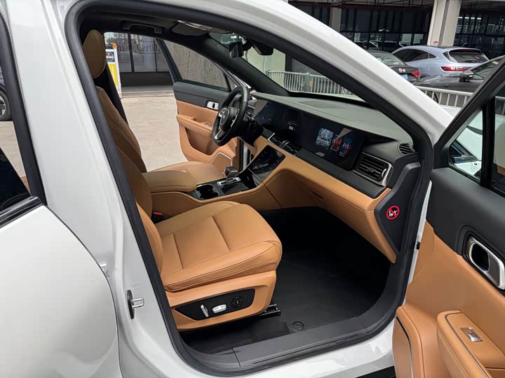 Фото 10 - LiXiang One