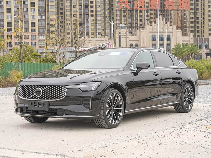 Фото 1 - Volvo S90