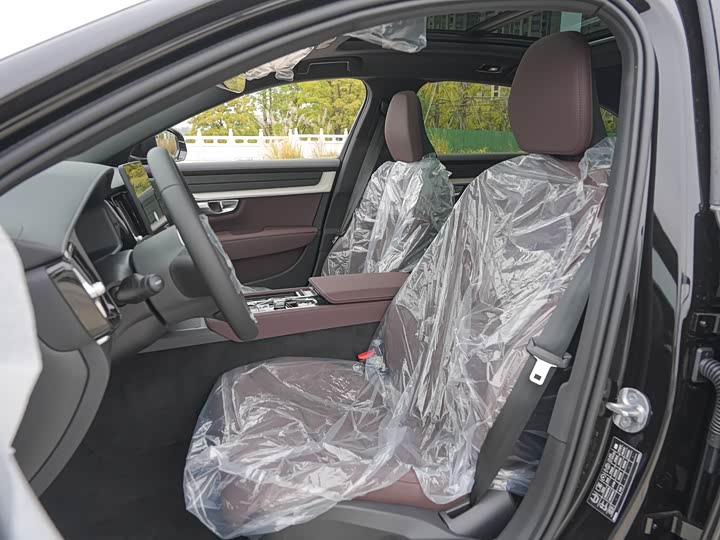 Фото 17 - Volvo S90