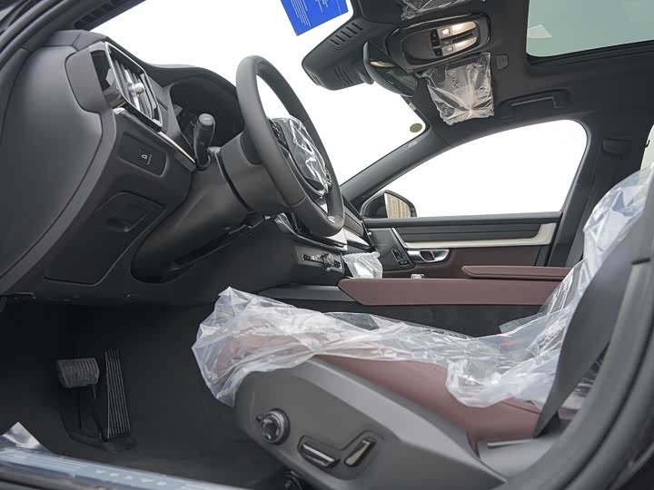 Фото 21 - Volvo S90