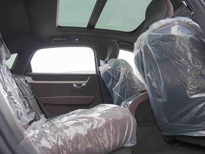 Фото 24 - Volvo S90