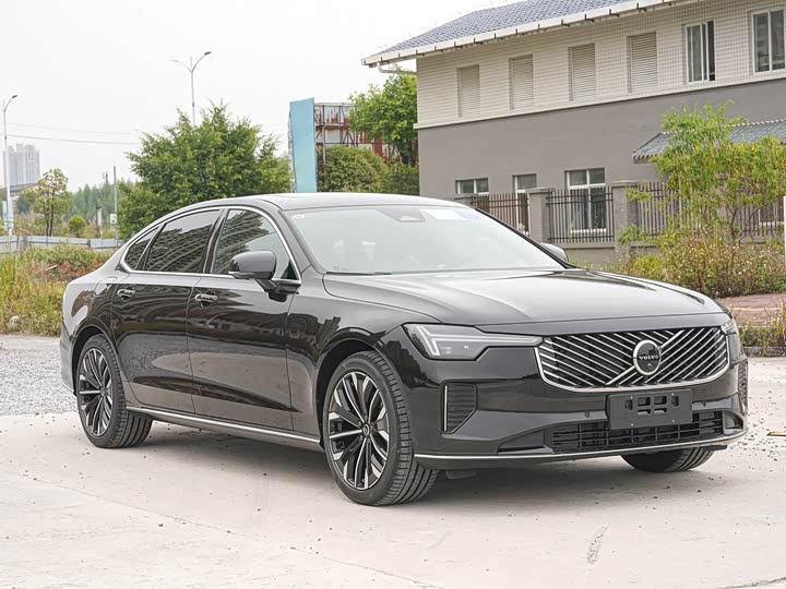 Фото 3 - Volvo S90