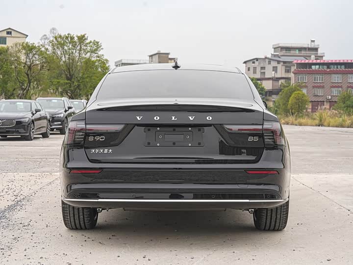 Фото 8 - Volvo S90