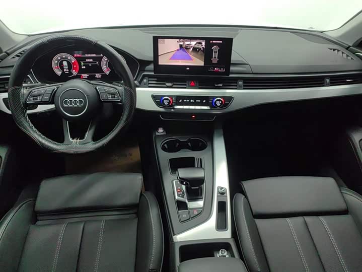 Фото 12 - Audi A4L