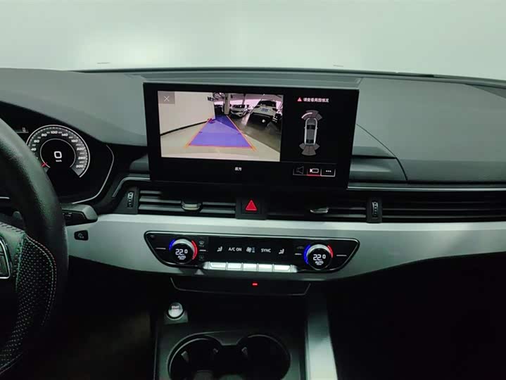 Фото 13 - Audi A4L