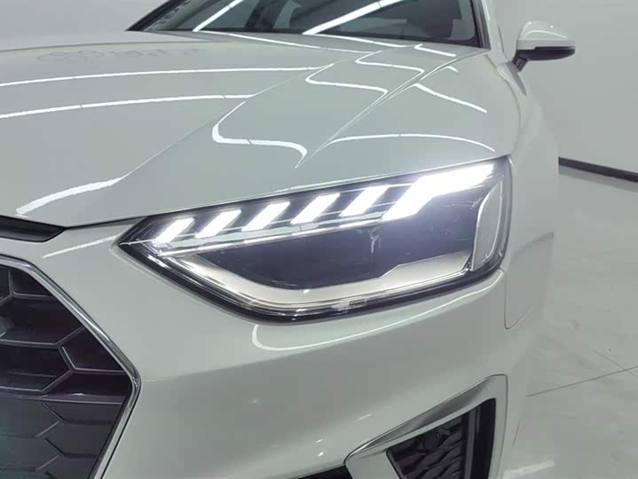 Фото 5 - Audi A4L