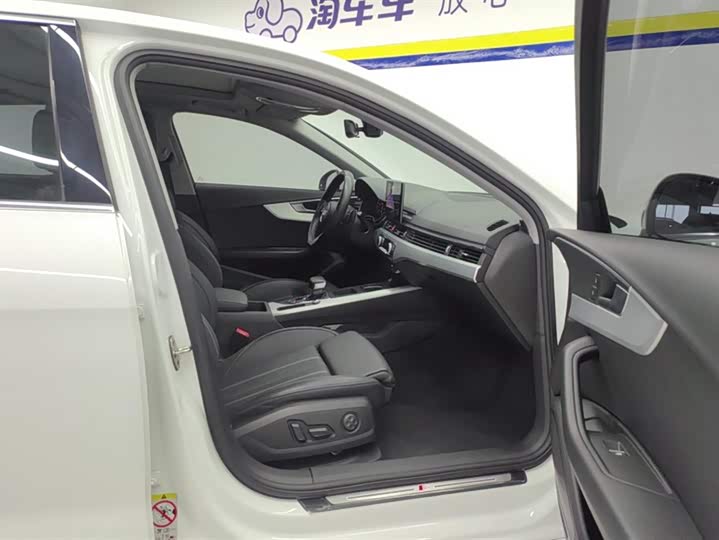 Фото 8 - Audi A4L