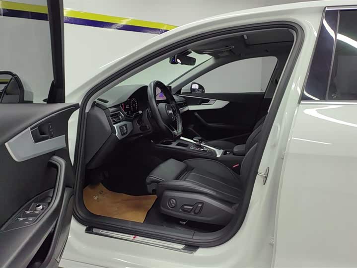 Фото 9 - Audi A4L