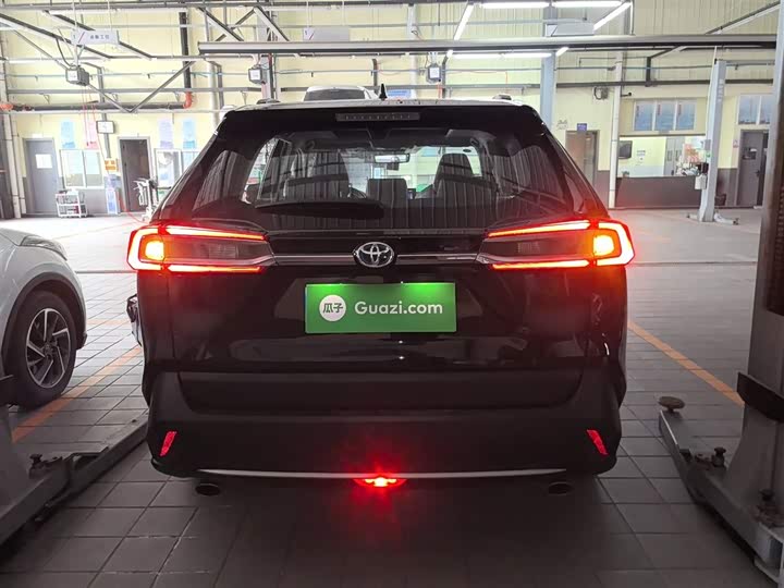 Фото 6 - Toyota Wildlander