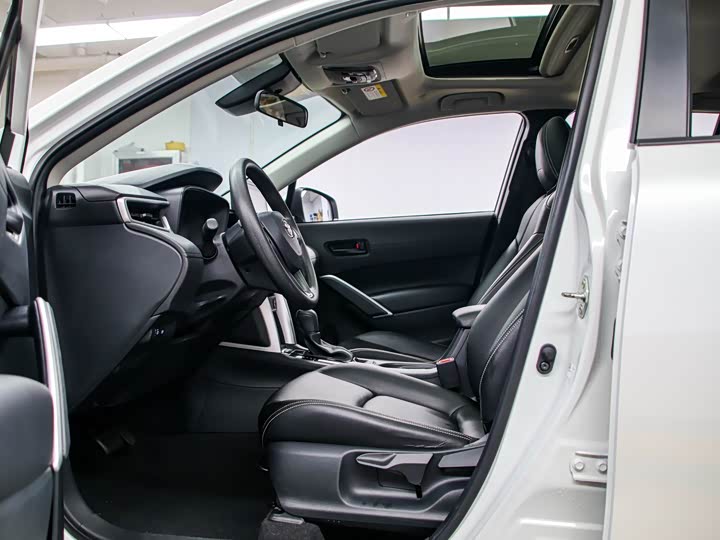 Фото 12 - Toyota Corolla Cross