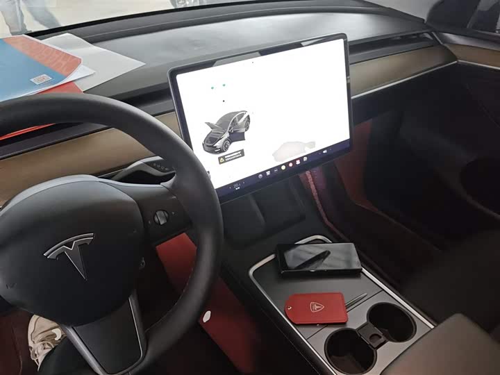 Фото 10 - Tesla Model Y