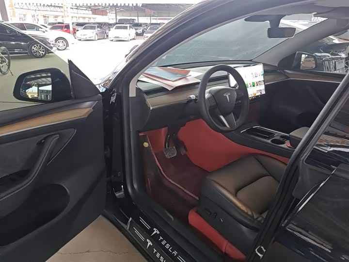 Фото 16 - Tesla Model Y