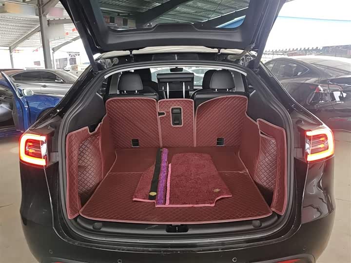 Фото 19 - Tesla Model Y