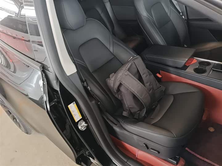 Фото 25 - Tesla Model Y