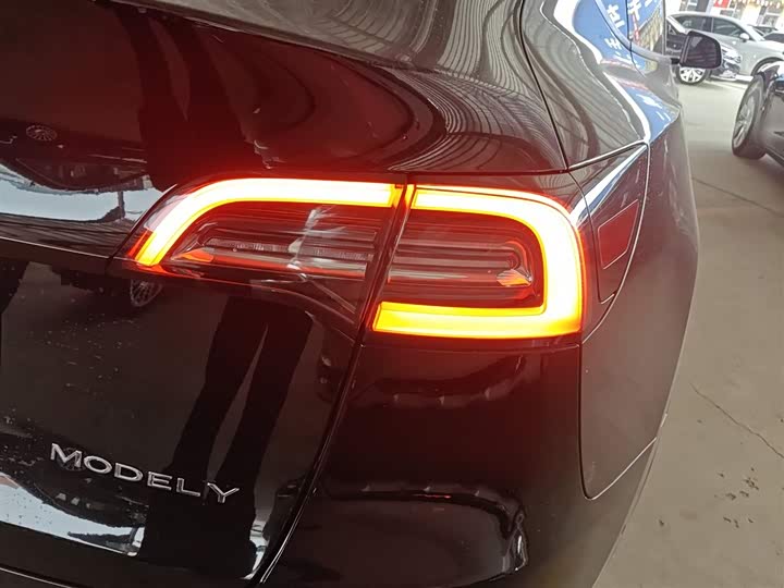 Фото 8 - Tesla Model Y