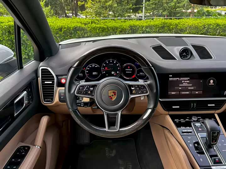 Фото 2 - Porsche Cayenne
