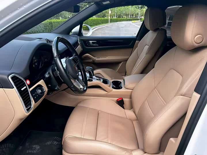 Фото 8 - Porsche Cayenne