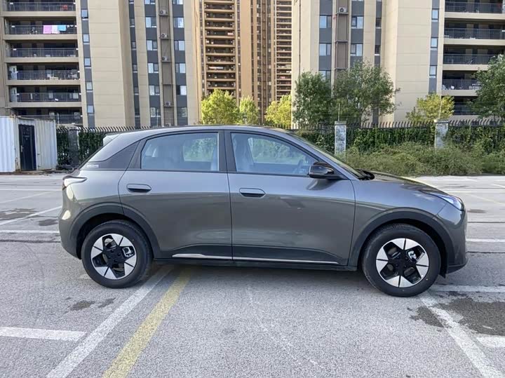 Фото 2 - Geely Galaxy Geome