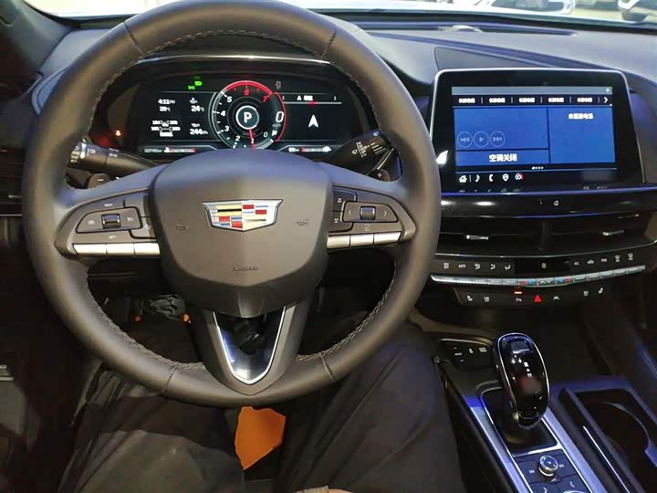 Фото 11 - Cadillac CT5