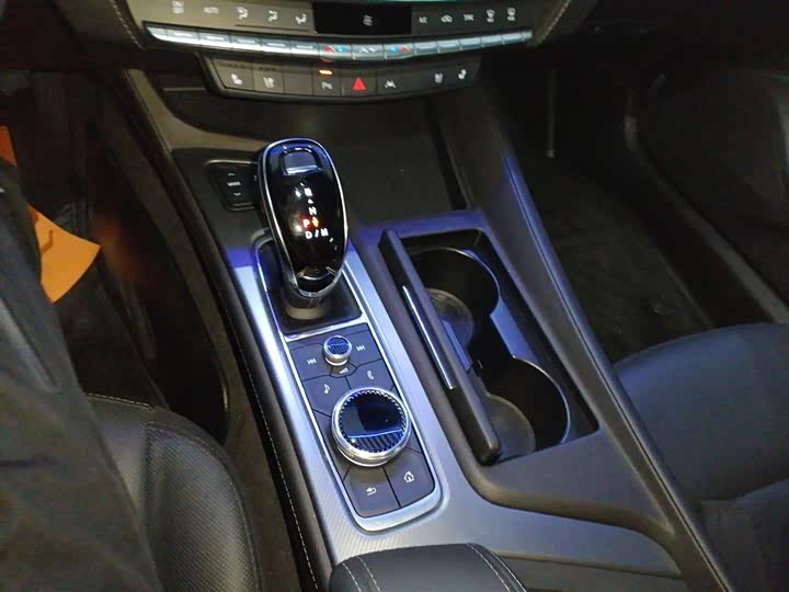 Фото 14 - Cadillac CT5