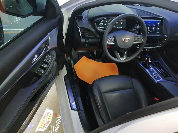 Фото 16 - Cadillac CT5