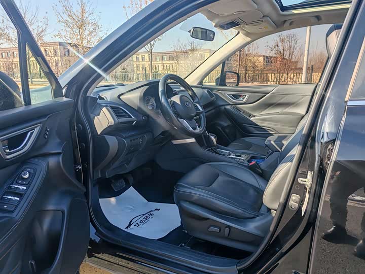 Фото 16 - Subaru Forester