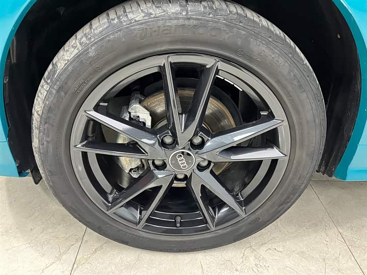 Фото 18 - Audi Q2L