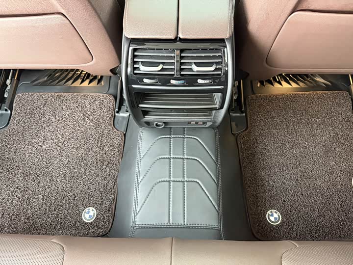 Фото 10 - BMW 5 Series