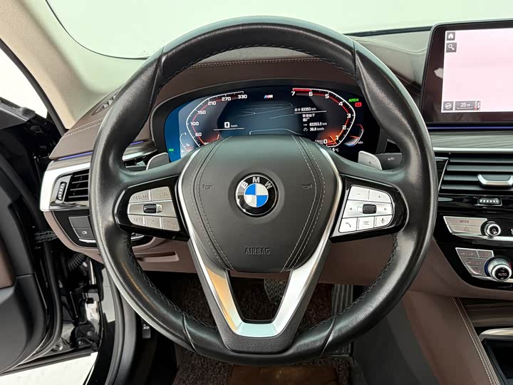 Фото 13 - BMW 5 Series