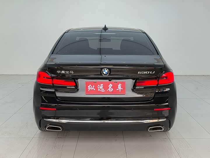 Фото 17 - BMW 5 Series