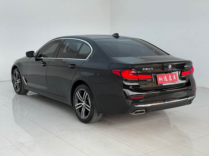 Фото 20 - BMW 5 Series